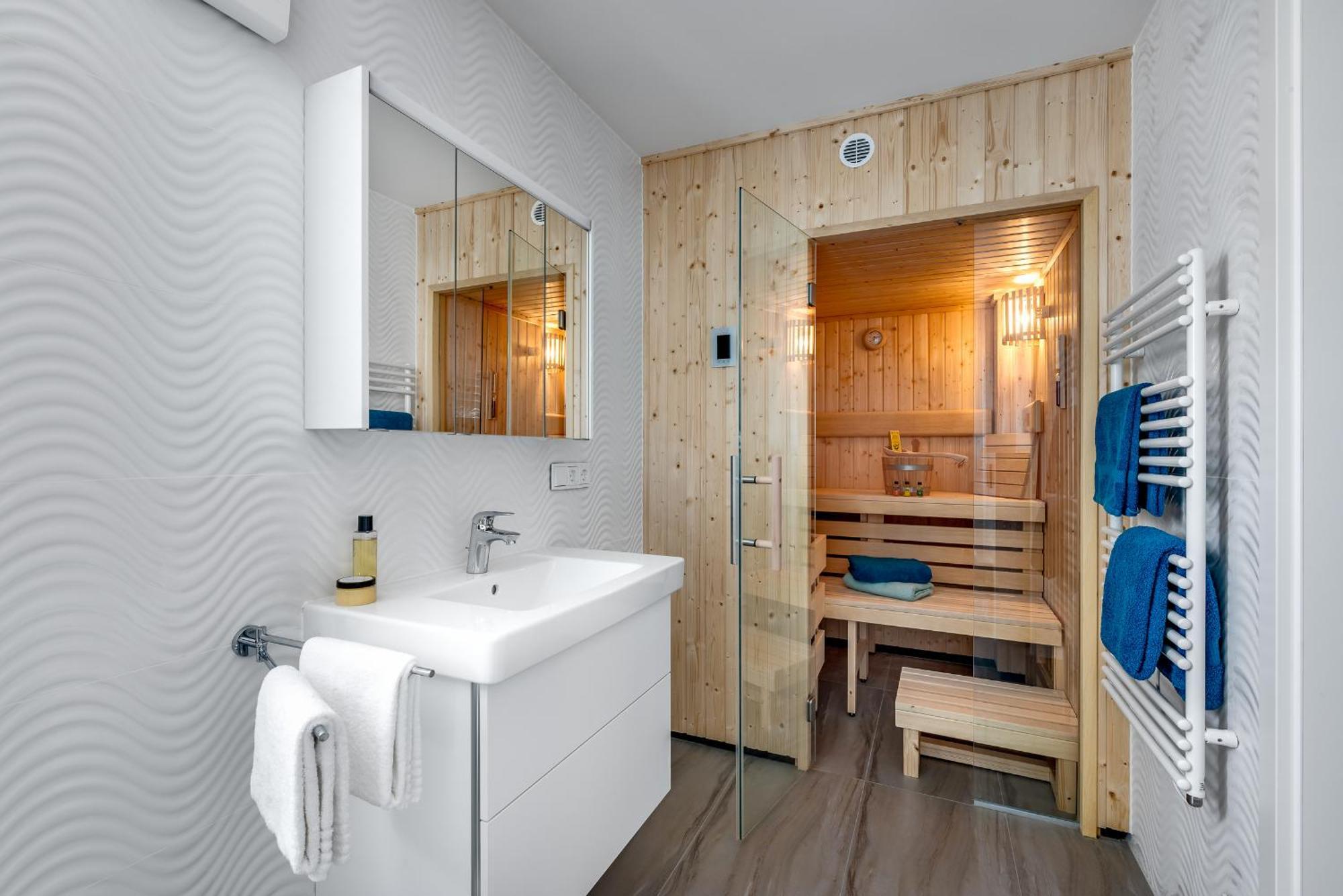 Brise- direkt am Wasser, Hafenblick, Fahrstuhl, Sauna, ueberdachter Balkon Olpenitz Exterior foto